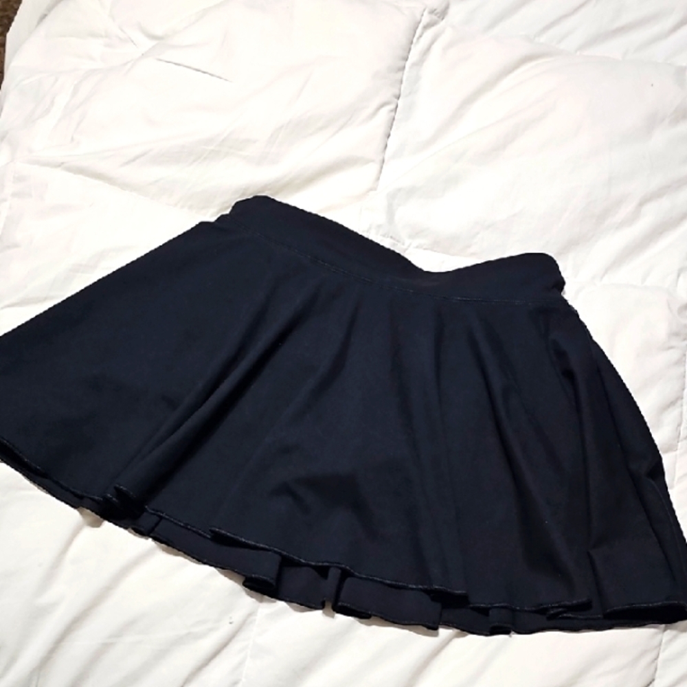 Under Armour Girls Youth Black Super Cute Skirt With Shorts Underneath. YMD!!